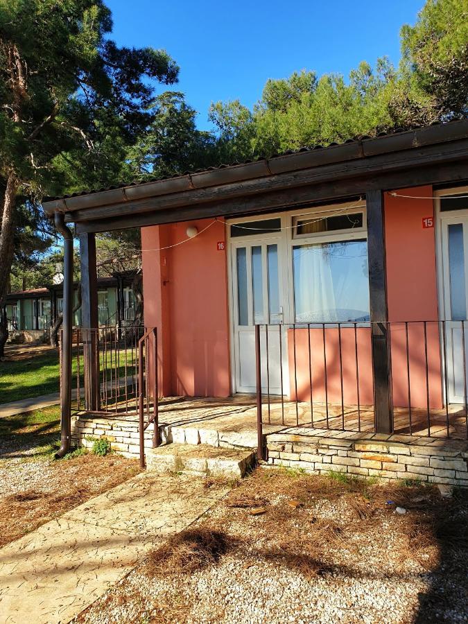 Family Bungalow Pineta Novigrad Istria Exterior foto